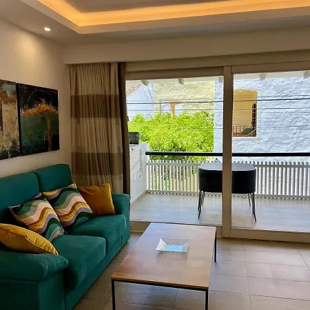 Denise Banus Apartment *